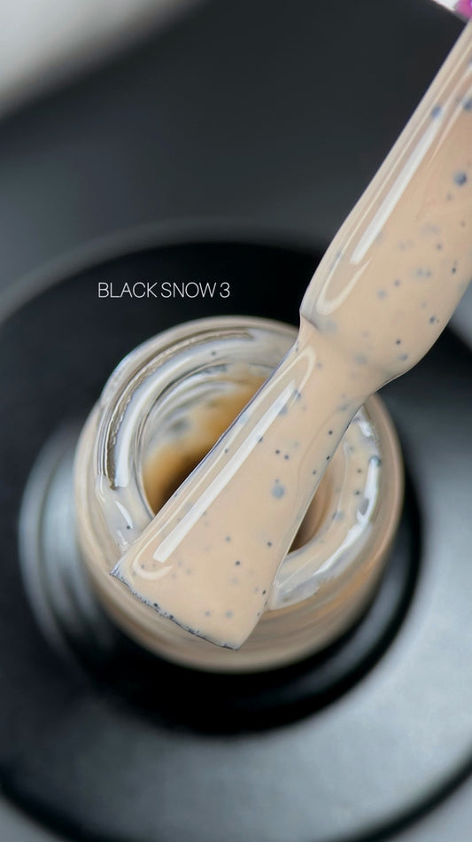 Saga Gel Polish Black Snow 10 ml 03